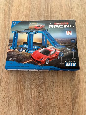 Circuit voiture parking enfant 