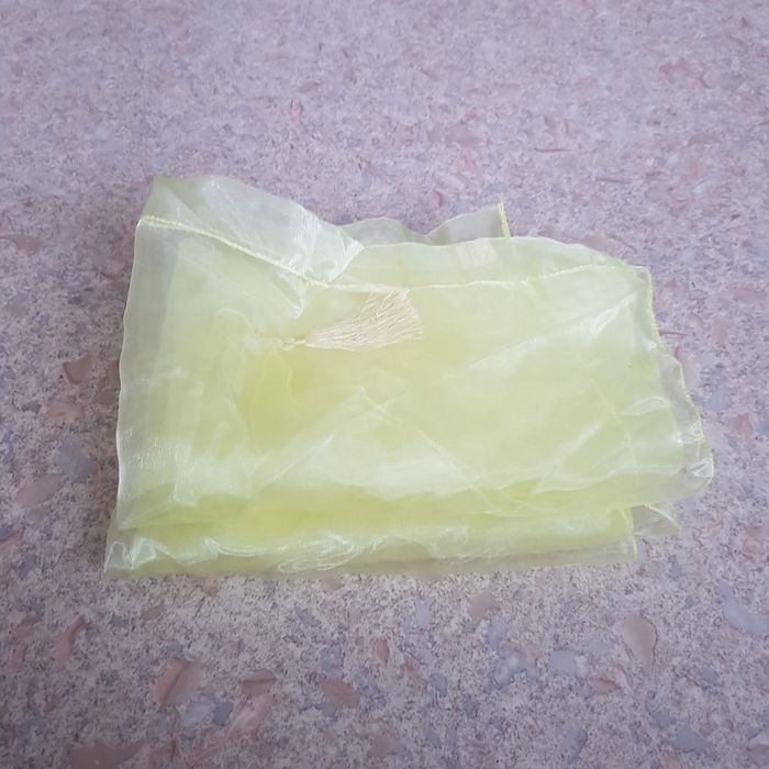 Rideaux jaunes - photo numéro 4