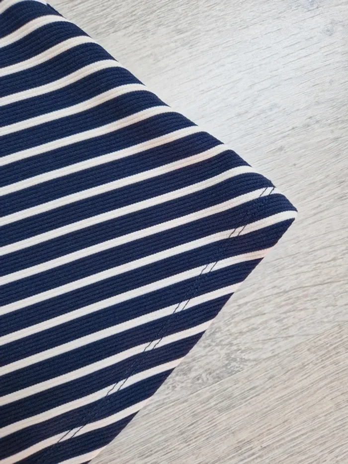Robe Jennyfer XS à rayures marine et blanche dos très joli - photo numéro 2