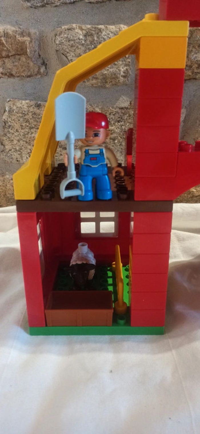 Bâtiment de Ferme avec homme fermier mouton et cochon lego duplo - photo numéro 2