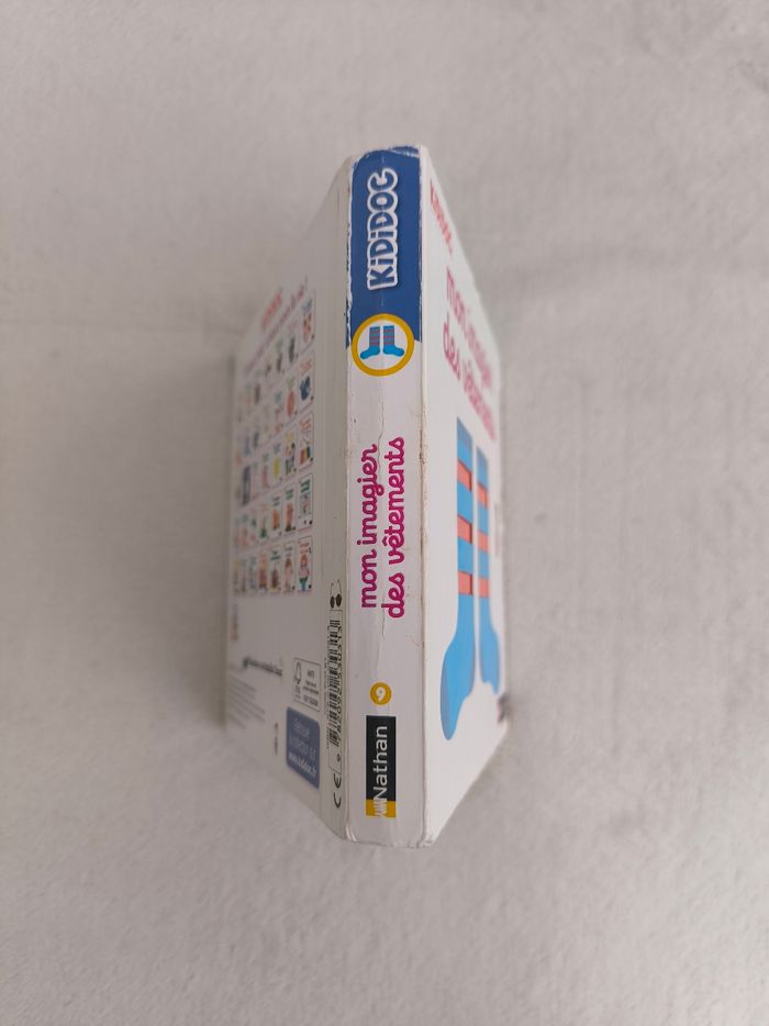 Livre Kididoc Mon imagier des vêtements Nathan - photo numéro 7