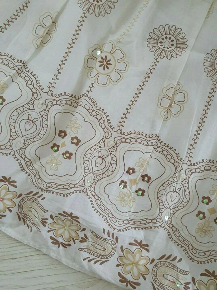 Belle jupe blanche, motifs floral beige et paillette T: 42 - photo numéro 3