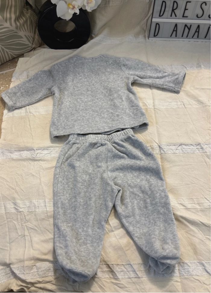 Ensemble pyjama 6 mois - photo numéro 2