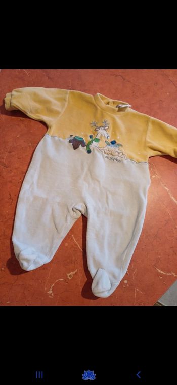 Pyjama bébé taille 6 mois