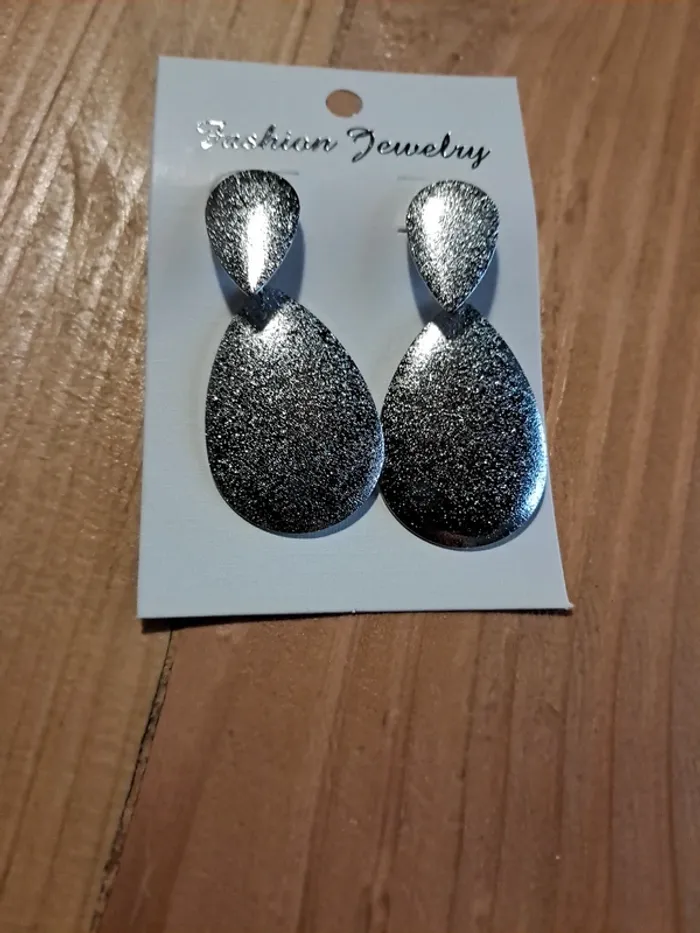 Boucle d'oreille - photo numéro 2