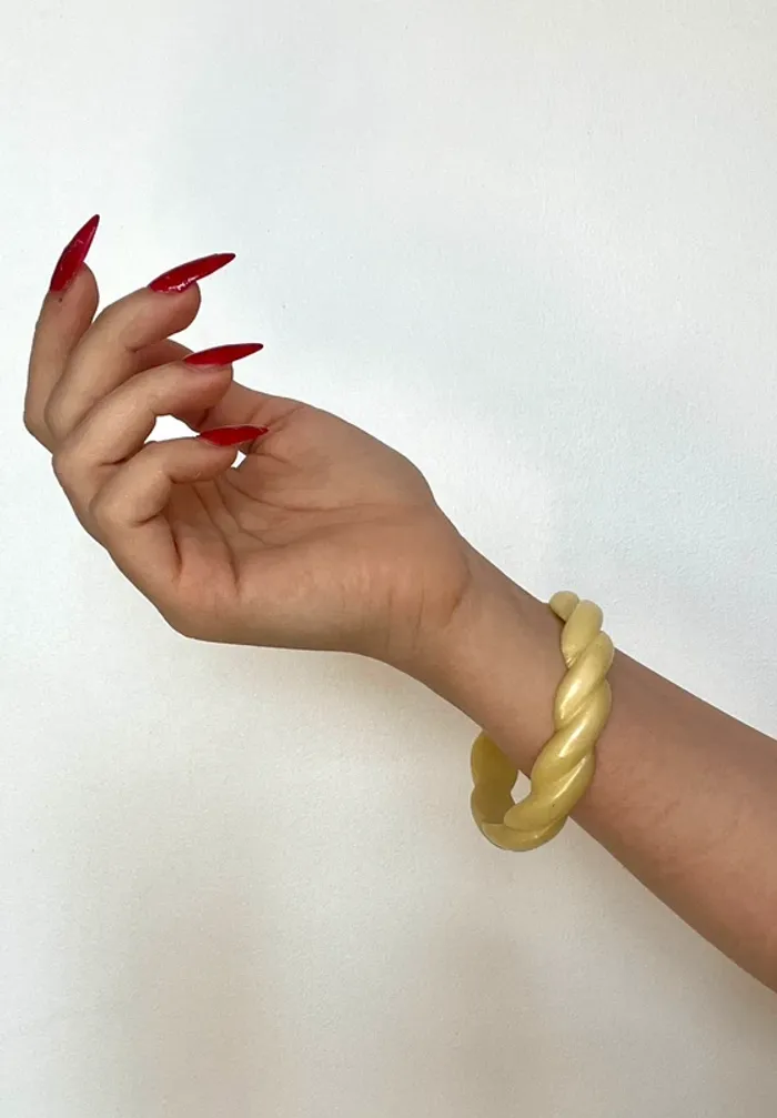 Bracelet vintage jaune pastel torsadé années 80 🌼 - photo numéro 2