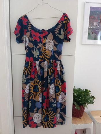 Robe vintage multicolore joli dos