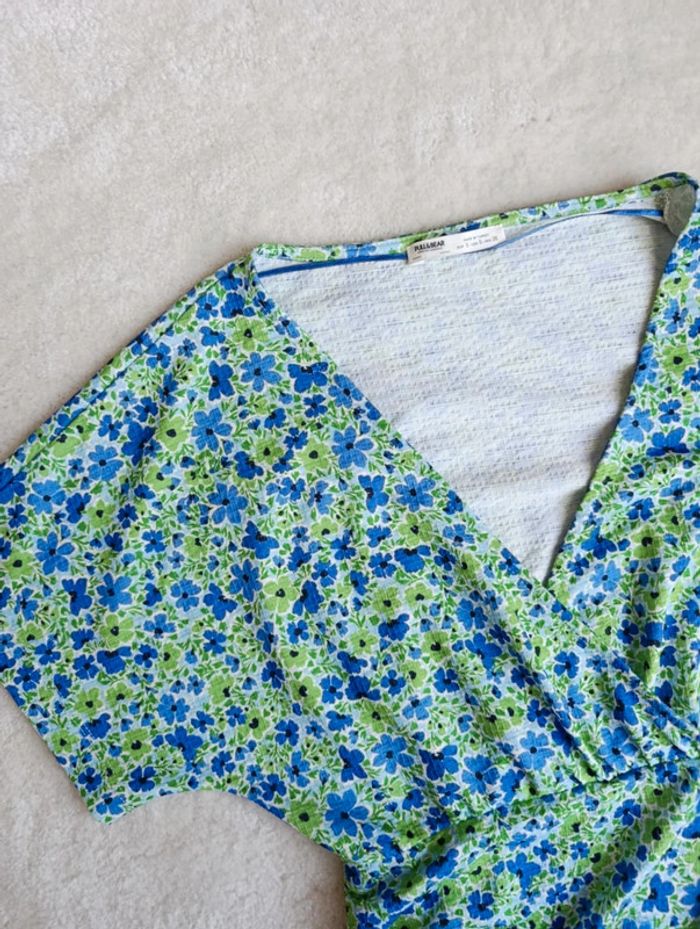 Petite robe d'été Pull & Bear vert bleu fleurs courte S stretch - photo numéro 7