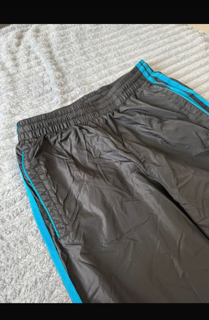 Pantacourt short Adidas taille 11/12 ans - photo numéro 3