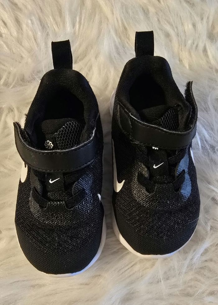 Neuves (non portées) 🤩🥰baskets NIKE unisex pointure 21 🥰🤩 - photo numéro 2