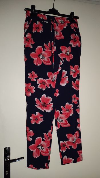 Pantalon fleurs été taille 36 only
