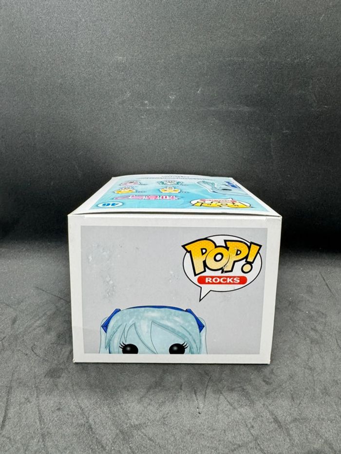 Funko pop hatsune miku crystal 46 hot topic - photo numéro 6