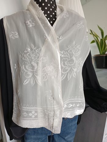 Foulard Vintage blanc avec velours 