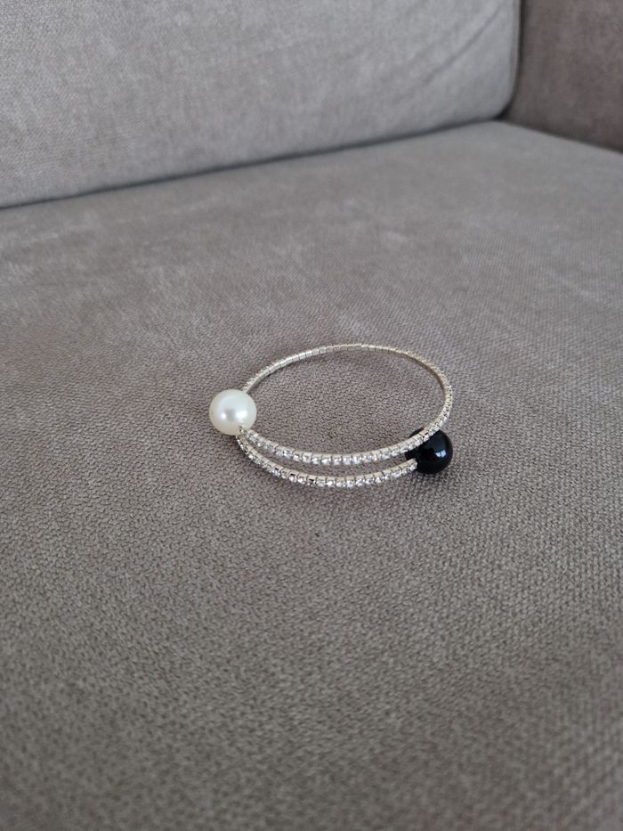 Bracelet élastique brillant à perle aux extrémité
