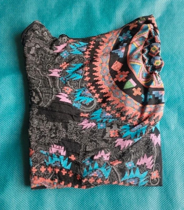 T-shirt manches longues Desigual taille S en bon état