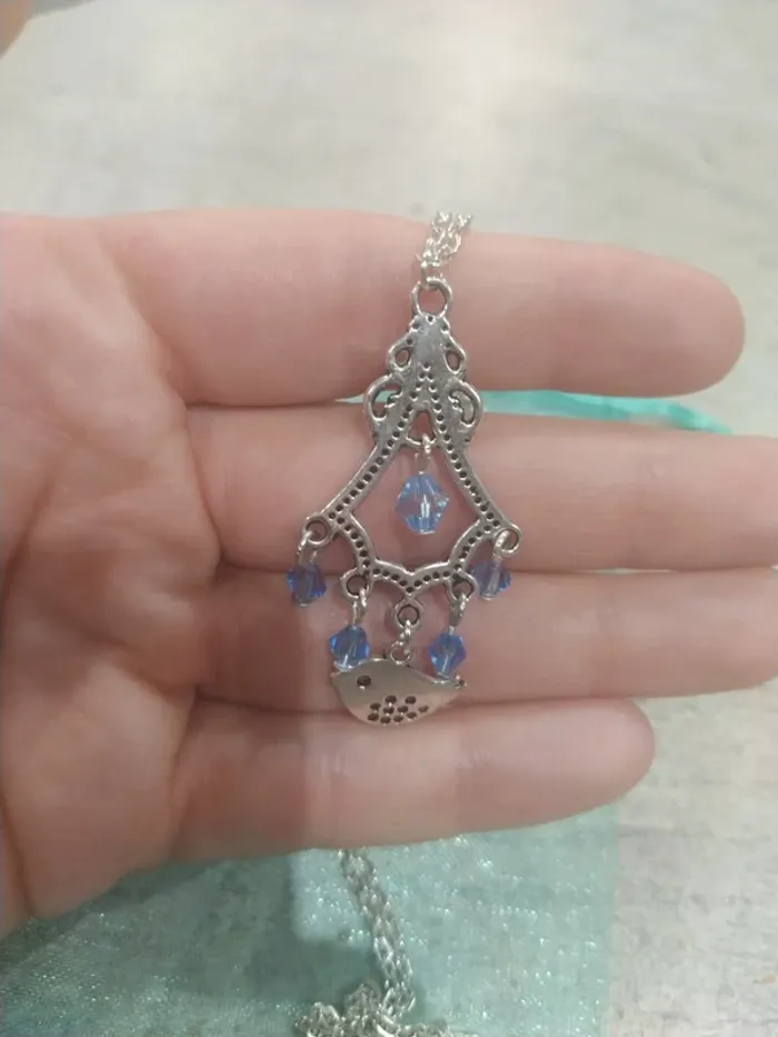 Boucle d'oreille et collier argenté et bleu - photo numéro 5