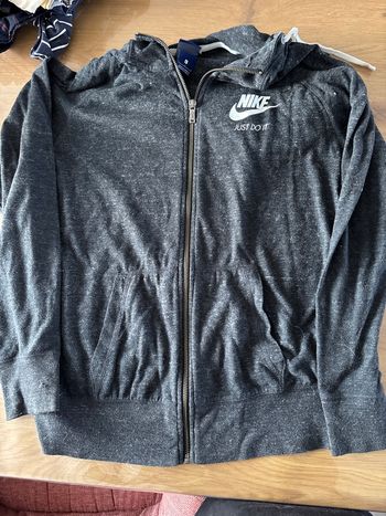 Sweat léger à capuche