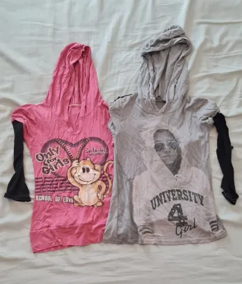 Lot t-shirt manches longues à capuche
