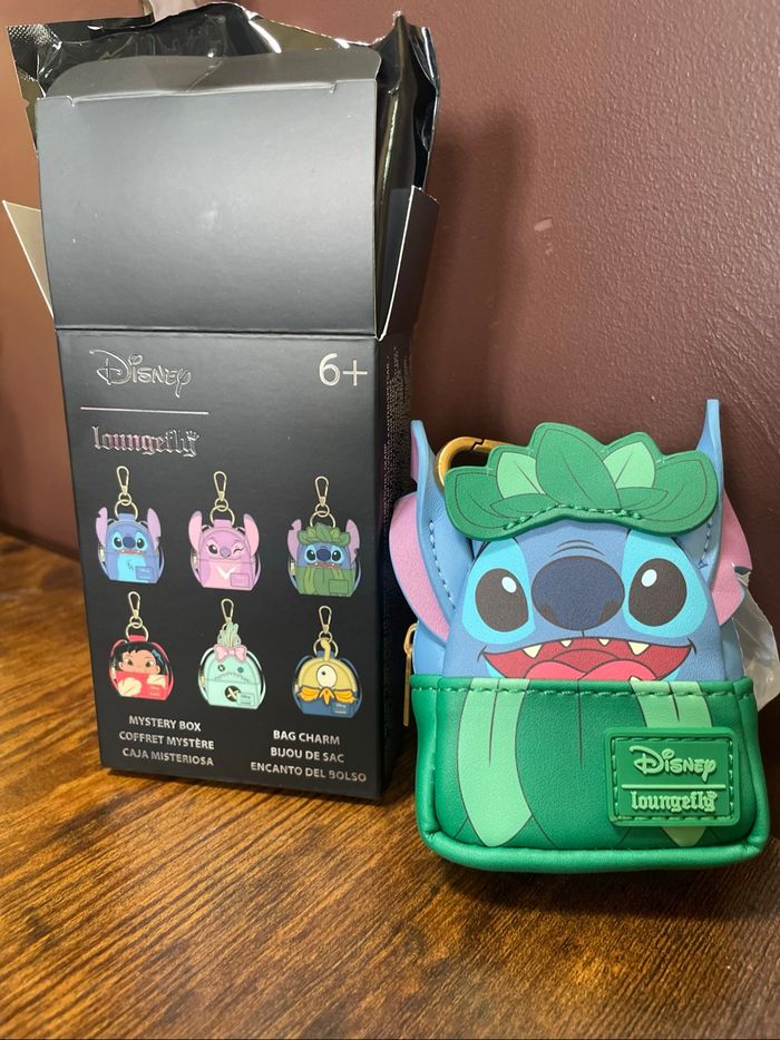 Mini Loungefly mystery Stitch Disney - photo numéro 4