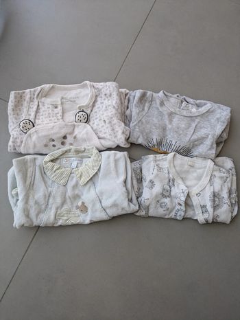 Lot de 4 pyjamas 1 mois