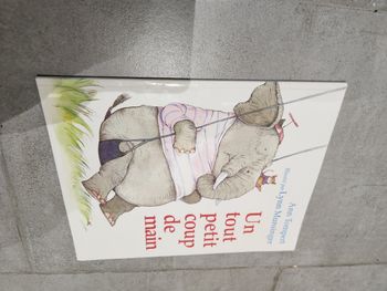 Livre souple enfant : un tout petit coup de main