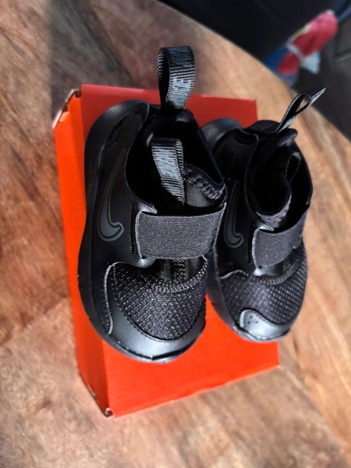 Baskets Nike P.19,5 Neuves unisex - photo numéro 5