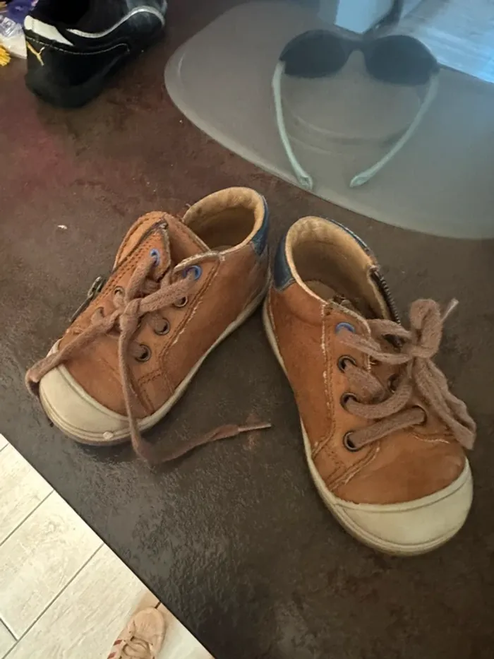 Chausson et chaussure taille 19 - photo numéro 3
