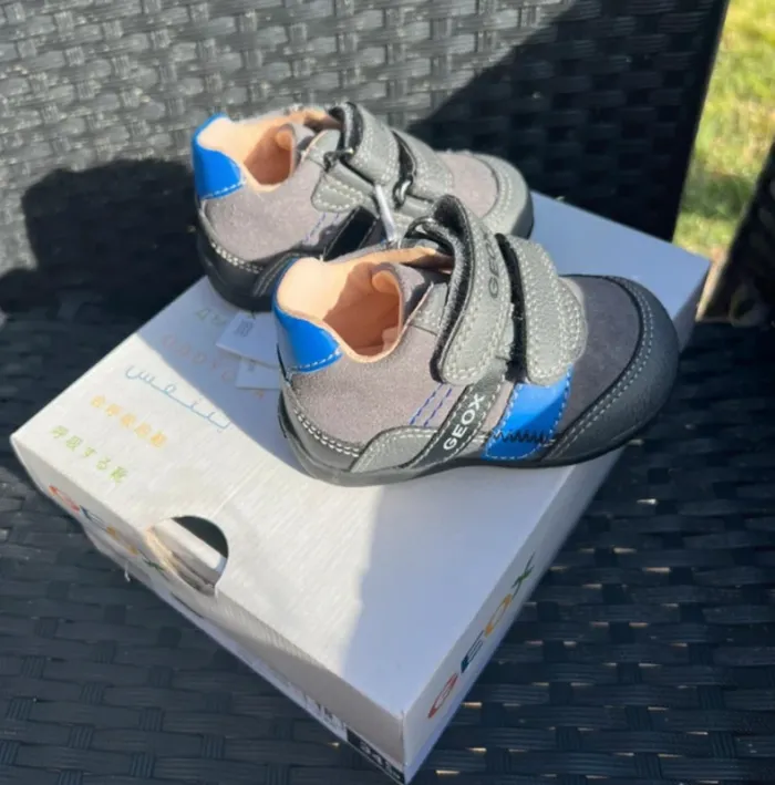 Basket Geox, neuve, taille 18 - photo numéro 2