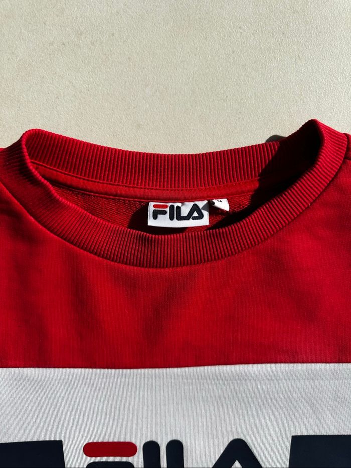 Sweatshirt Fila rouge et bleu Taille M  👕 - photo numéro 4