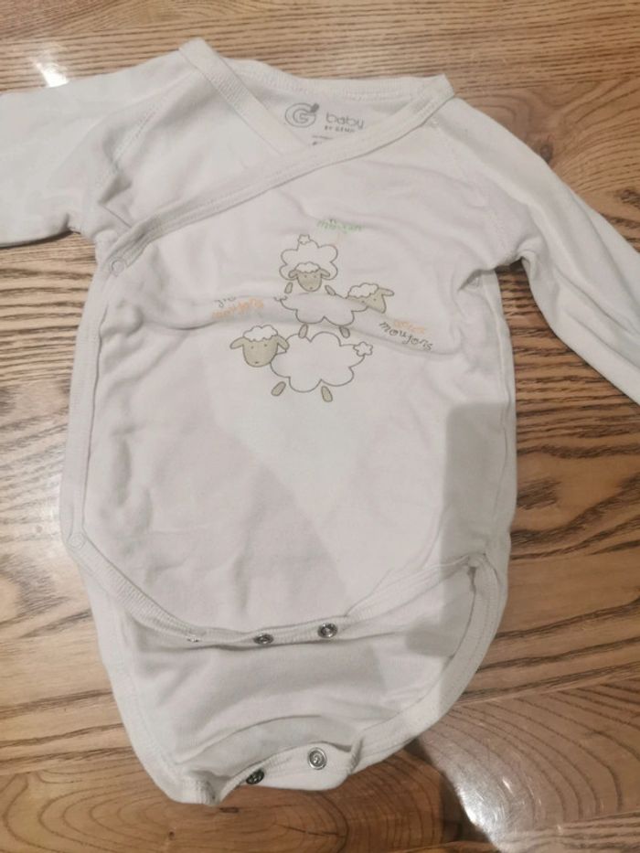 Lot de 6 bodies 6 mois - photo numéro 7
