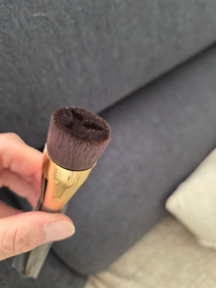 Pinceau Ybrush fond de teint YSL - photo numéro 2