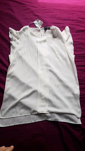Blouse blanche sans manches neuve