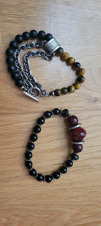 Lot 2 bracelets