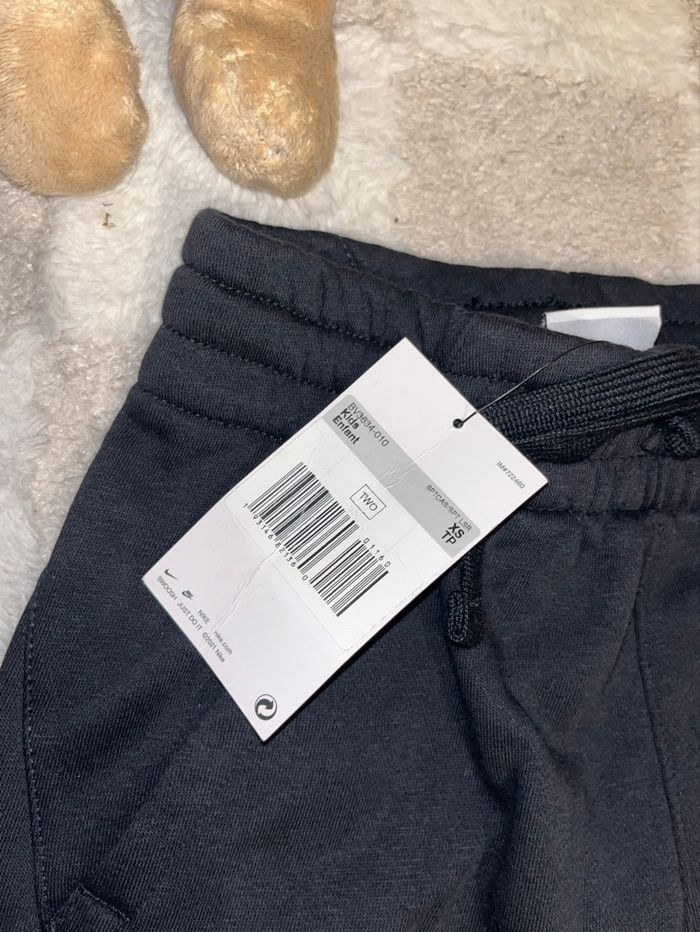 Jogging Nike neuf - photo numéro 5