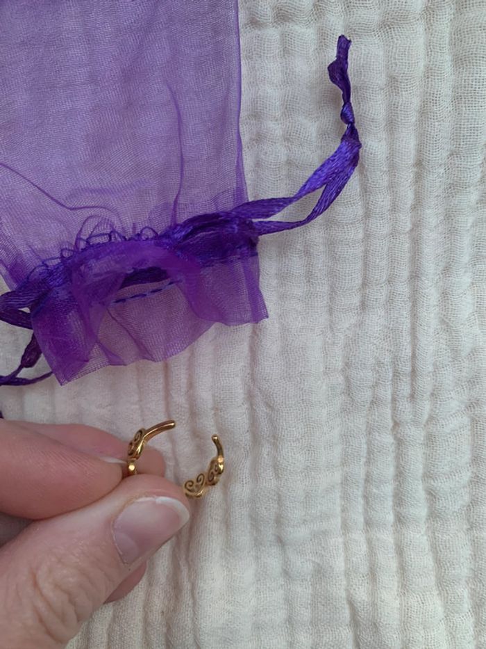 Bague dorée coeurs réglable - photo numéro 3