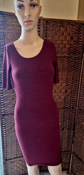 Robe moulante élastique manches courtes taillexs