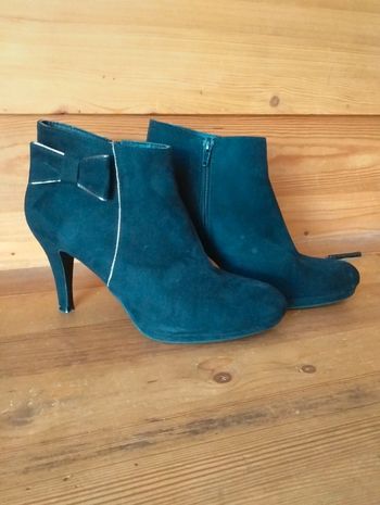 Bottine noire à talons