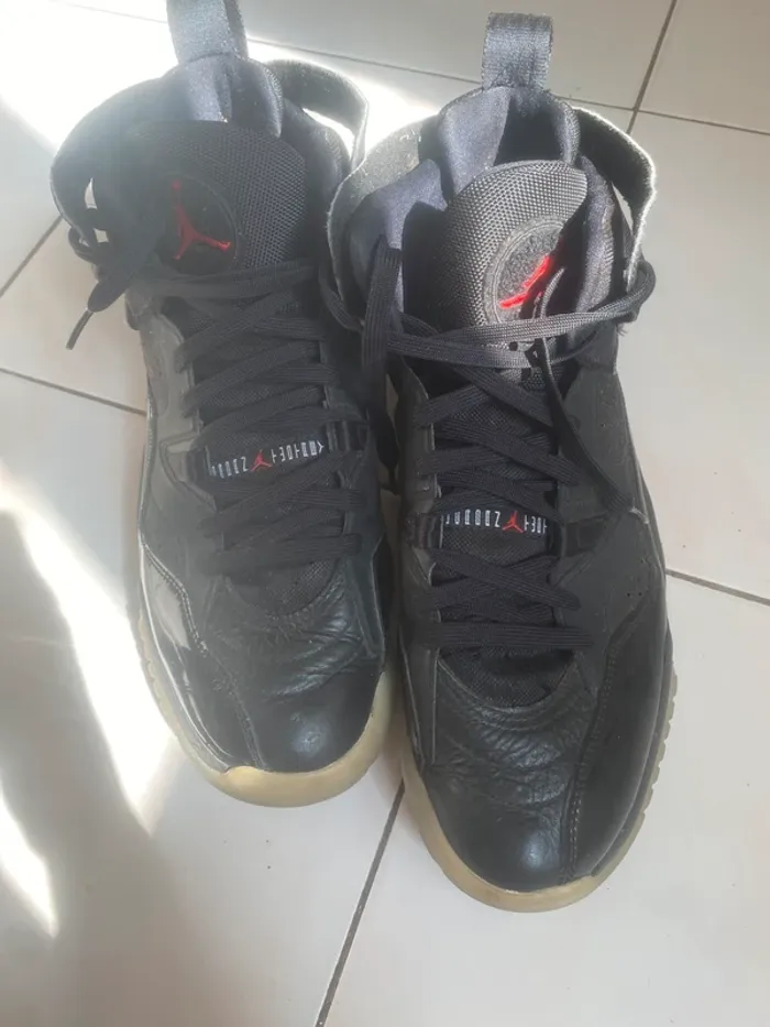 Jordan 11 CMFT Low 45 black red 45,5 - photo numéro 4