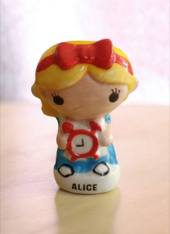 Rare fève de collection Les Contes de CHIBI (2020)