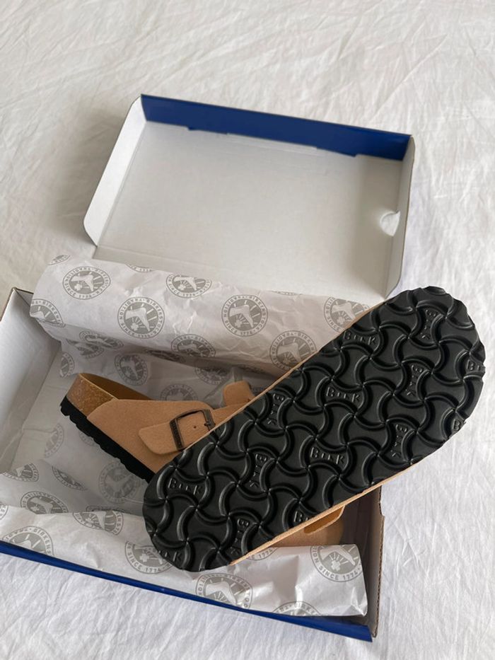 Birkenstock femme neuves taille 37 - photo numéro 3