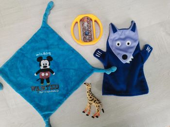 Lot de jeu et doudou