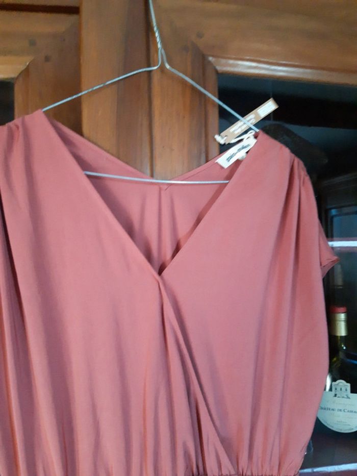 Robe fluide neuve avec étiquette - photo numéro 3