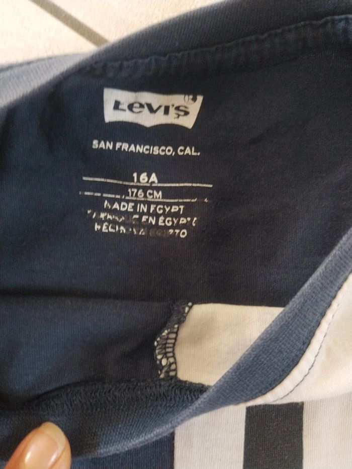 T Shirt Levis taille 16 ans - photo numéro 2