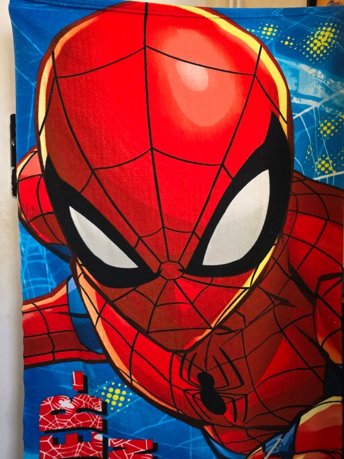 SERVIETTE DE PLAGE SPIDERMAN MARVEL MICROFIBRE TOUTE DOUCE - photo numéro 2
