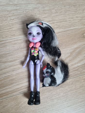 Enchantimals Poupée Sage moufette et Caper