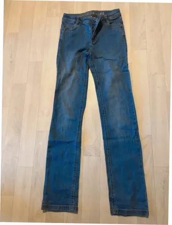 Jean 12 ans slim vertbaudet bleu très bon état