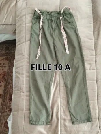 Pantalon twell Vertbaudet fille 10 ans vert militaire