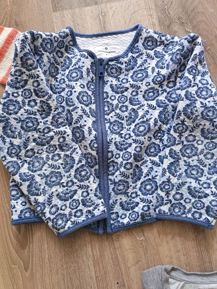 Lot de 3 pulls et une veste légère - photo numéro 4