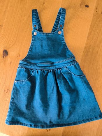 Robe salopette en jean  taille 3 ans