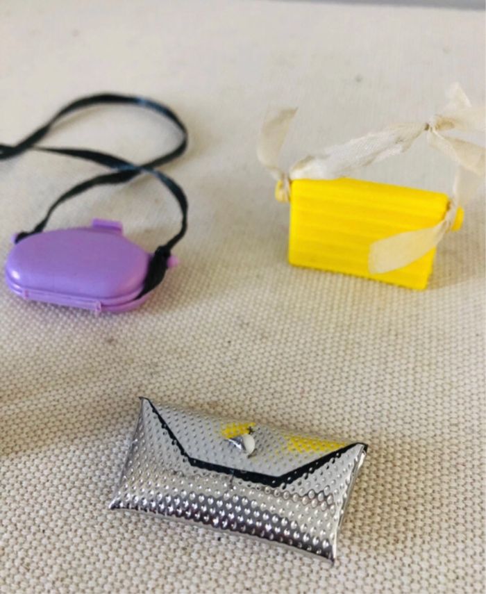 Lot de 4 sacs barbie accessoire vêtement - photo numéro 2